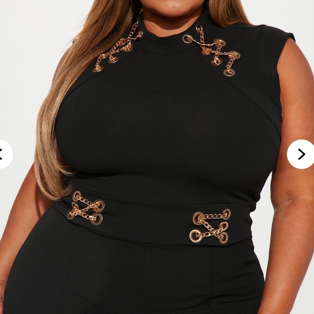 PRE OWNED FASHION NOVA/Elegant Black Sleeveless JUMPSUIT W/GOLD LINK/CHAIN 1X - Picture 4 of 10